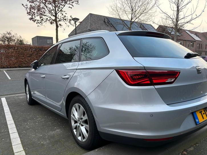 Seat Leon 1.0 Ecotsi 115PK 2019 Grijs, Auto's, Seat, Particulier, Leon, Benzine, Stationwagon, Handgeschakeld, Geïmporteerd, Zilver of Grijs