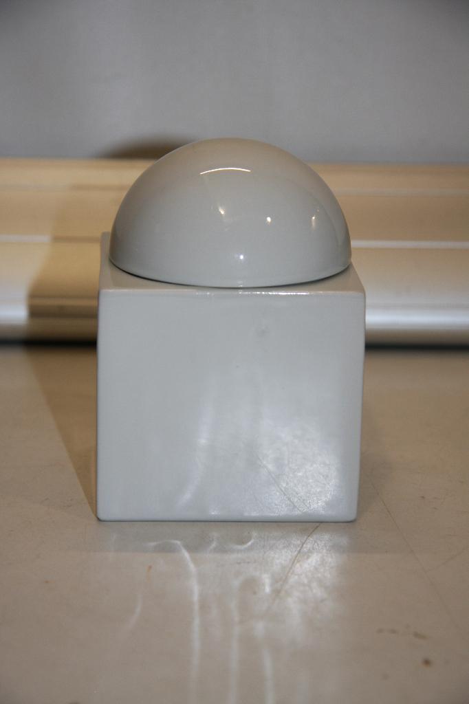 lutz rabold sottsass suikerpot 8/8/11 cm memphis design (256, Ophalen of Verzenden