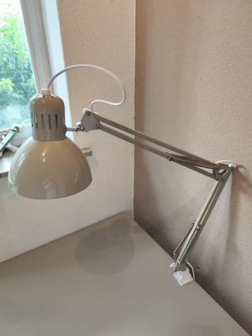 desk lamp  beschikbaar voor biedingen