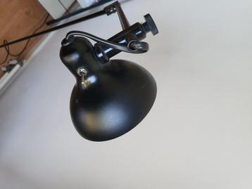 Vintage zwarte lamp (incl. reservelampjes) beschikbaar voor biedingen