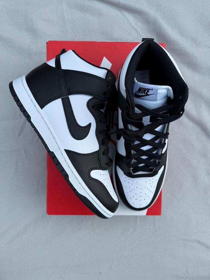 Nike Dunk High Panda - Maat 42.5, Kleding | Dames, Schoenen, Nieuw, Sneakers of Gympen, Zwart, Ophalen of Verzenden