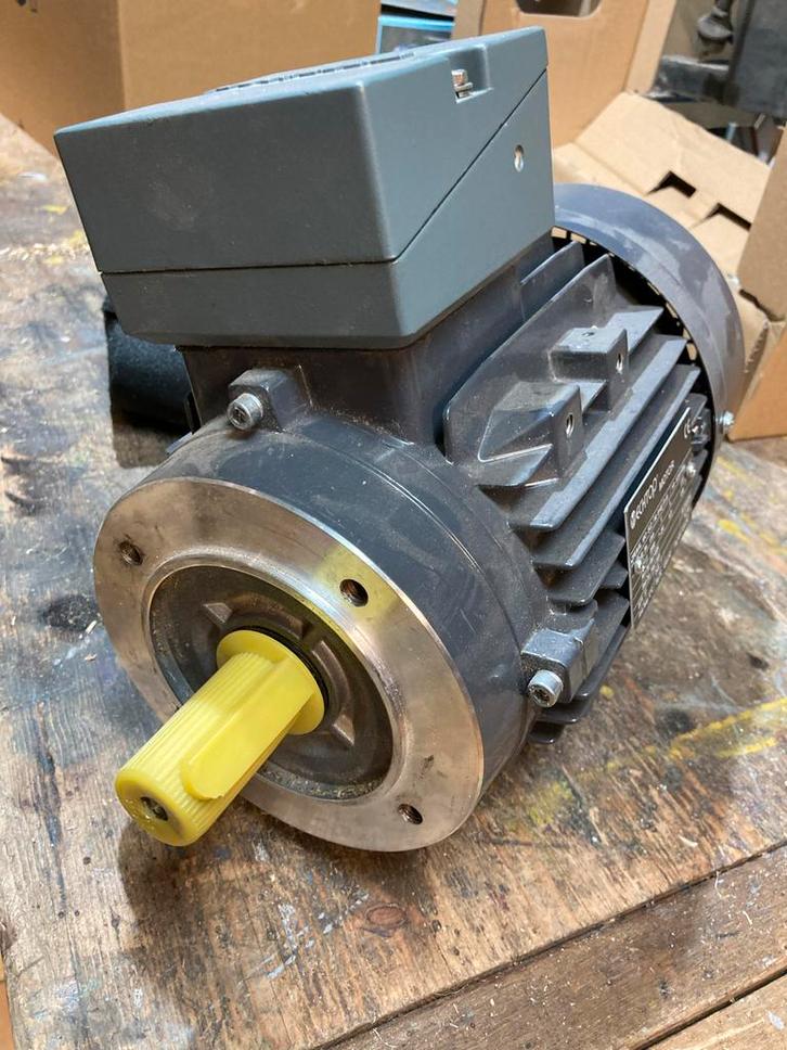 Elektromotor 1.5kW - Zo goed als nieuw!, Doe-het-zelf en Verbouw, Motoren, Ophalen of Verzenden