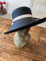 Hoed - blauw natuurstro - wit riempje - Complit Italy, 56 of 57 cm (M, 7 of 7⅛ inch), Hoed, Ophalen of Verzenden, Zo goed als nieuw
