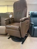 Fitform sta op relax stoel draaiplateau 3 motoren, Huis en Inrichting, Fauteuils, Verzenden, Zo goed als nieuw, Leer