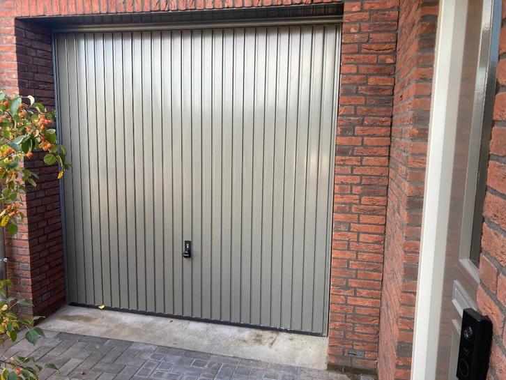 Hörmann garagedeur grijs - 237,5 x 237,5 cm, Doe-het-zelf en Verbouw, Deuren en Horren, Zo goed als nieuw, Garagedeur, 215 cm of meer