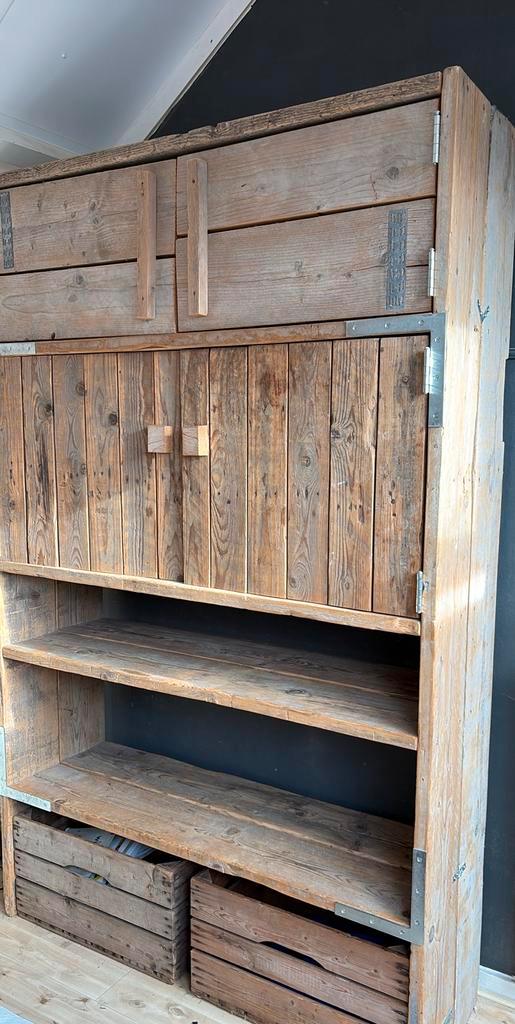 Mooie stoere houten kast, Huis en Inrichting, Kasten | Wandmeubels, Zo goed als nieuw, 200 cm of meer, Minder dan 150 cm, 25 tot 50 cm