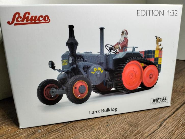Te koop Schuco Lanz Bulldog Weihnachten 2018 editie., Hobby en Vrije tijd, Modelauto's | 1:32, Zo goed als nieuw, Tractor of Landbouw