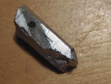 m. 3x ruwe edelsteen ZILVER AURA kristal (5) beschikbaar voor biedingen