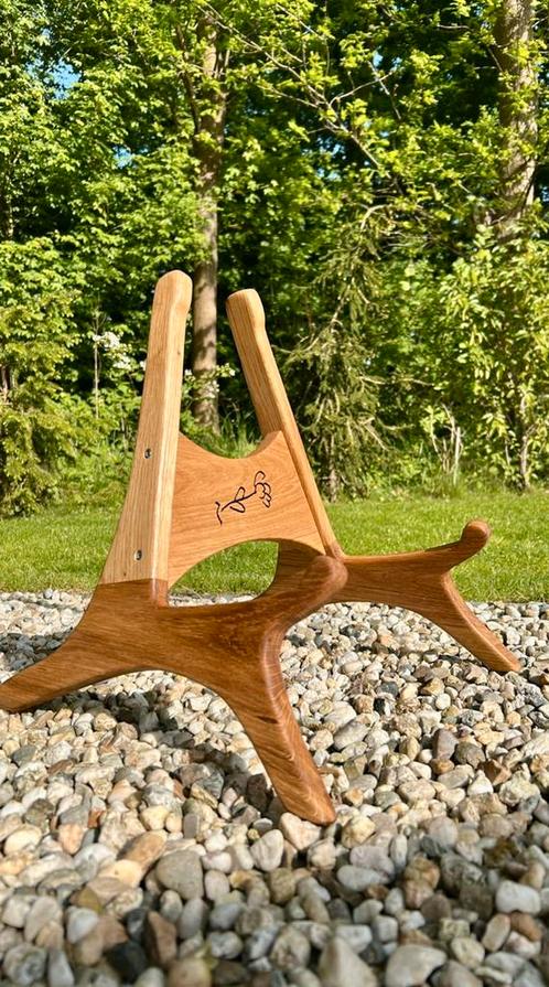 Gitaarstandaard, mahonie, eiken handgemaakt,gepersonaliseerd, Muziek en Instrumenten, Instrumenten | Onderdelen, Nieuw, Akoestische gitaar