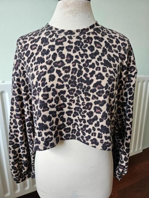 Stradivarius top (M), Kleding | Dames, Tops, Zo goed als nieuw, Maat 38/40 (M), Lange mouw, Ophalen of Verzenden