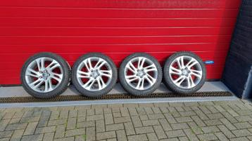 Volvo 17 inch winterbanden set Goodyear ultra grip 225 45 17 beschikbaar voor biedingen