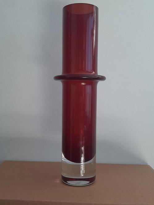 vintage Schott Zwiesel vaas glas rood cilinder vaas met ring, Antiek en Kunst, Antiek | Glas en Kristal, Ophalen of Verzenden