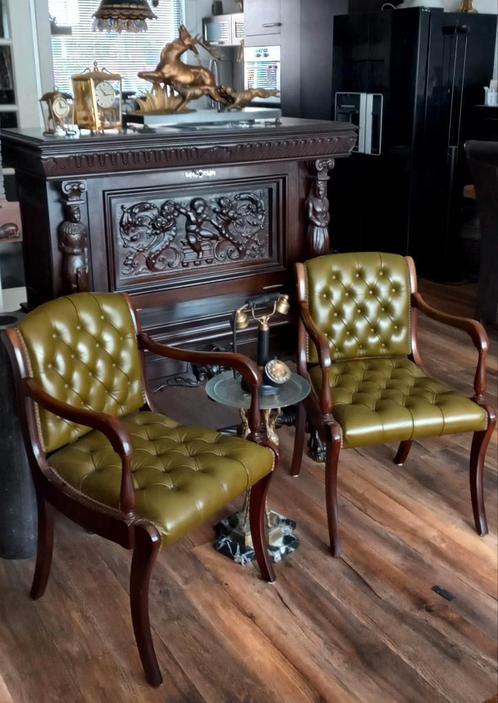 2 X Engelse Chesterfield Fauteuils/Stoelen In mooi staat, Antiek en Kunst, Antiek | Kantoor en Zakelijk, Ophalen of Verzenden