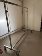 2 Stevige Verstelbare Kledingrekken prijs per stuk, Ophalen, Met wielen, Gebruikt
