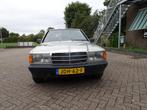 Mercedes Benz 190E 2.0 automaat 1985, Auto's, Oldtimers, Automaat, Achterwielaandrijving, Overige kleuren, 122 pk