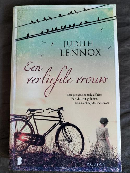 Judith Lennox - Een verliefde vrouw, Boeken, Romans, Zo goed als nieuw, Ophalen of Verzenden