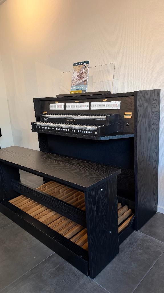 Johannus Studio 260 zwart, Muziek en Instrumenten, Orgels, Zo goed als nieuw, Orgel, 2 klavieren, Ophalen of Verzenden