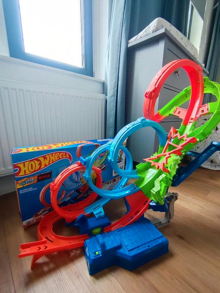 Hot Wheels racebaan, Kinderen en Baby's, Speelgoed | Racebanen, Zo goed als nieuw, Elektrisch, Hot Wheels, Ophalen