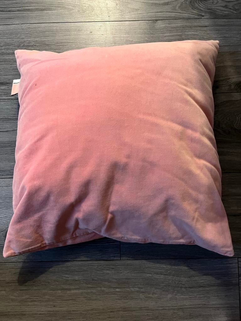 Roze sierkussens van Primark en Kwantum, Huis en Inrichting, Ophalen of Verzenden, Zo goed als nieuw, Roze, Vierkant