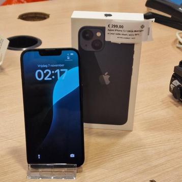 Apple iPhone 13 128Gb Midnight in zeer nette staat beschikbaar voor biedingen