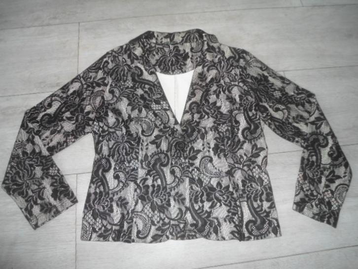 NIEUWSTAAT! Juffrouw Jansen; Kanten jasje; maat XXL (46), Kleding | Dames, Jasjes, Kostuums en Pakken, Zo goed als nieuw, Jasje