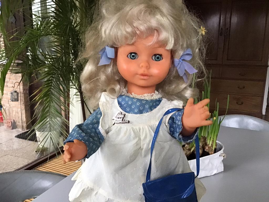 Oude pop met muziek plaatjes, Antiek en Kunst, Antiek | Speelgoed, Ophalen of Verzenden