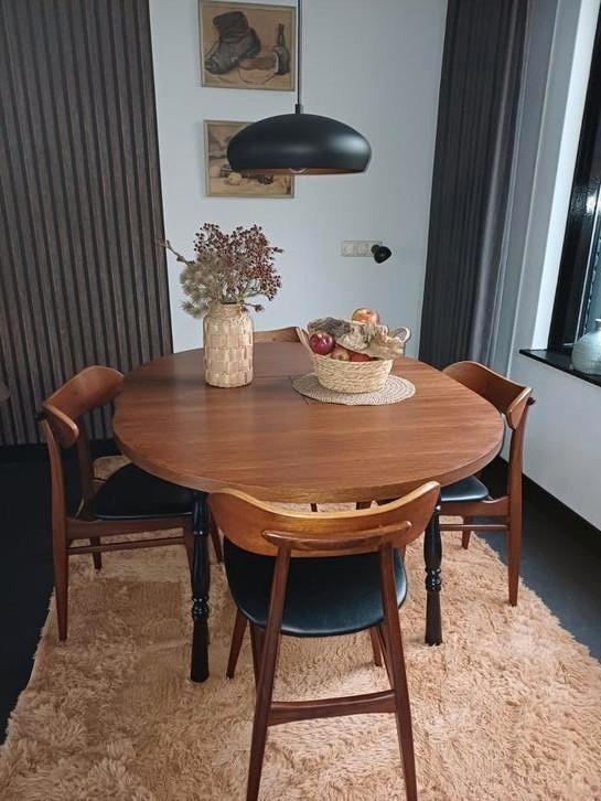 Prachtige vintage inklapbare eettafel rond of ovaal, Huis en Inrichting, Tafels | Eettafels, Gebruikt, 100 tot 150 cm, Ovaal, Ophalen of Verzenden