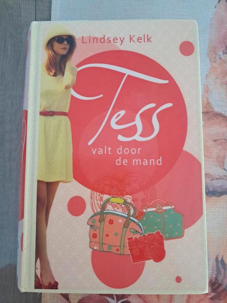 Lindsey Kelk - Tess valt door de mand, Boeken, Literatuur, Zo goed als nieuw, Ophalen of Verzenden