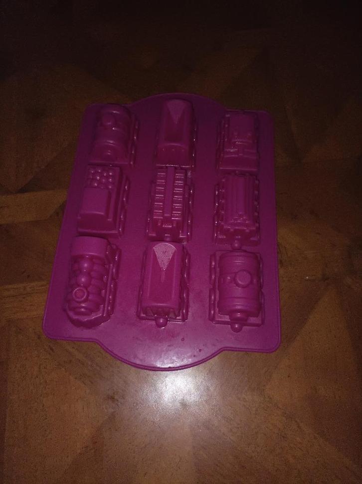 Siliconen cakevorm Bakvorm - Trein - 9 delig, Hobby en Vrije tijd, Taarten en Cupcakes maken, Zo goed als nieuw, Bakvorm, Taarten