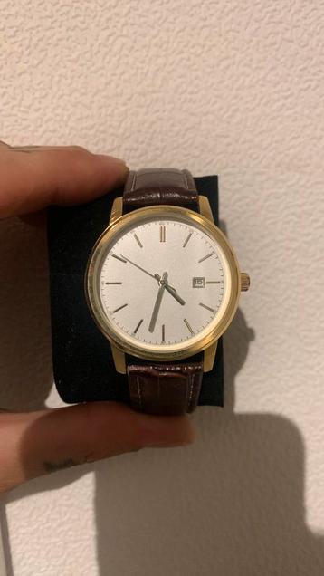 Mooie nette heren horloge beschikbaar voor biedingen