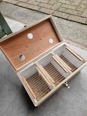 Vogel transportkooi beschikbaar voor biedingen