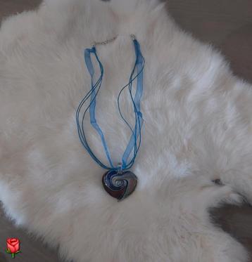 Murano glas hanger hartvormig aan blauwe ketting nieuw beschikbaar voor biedingen