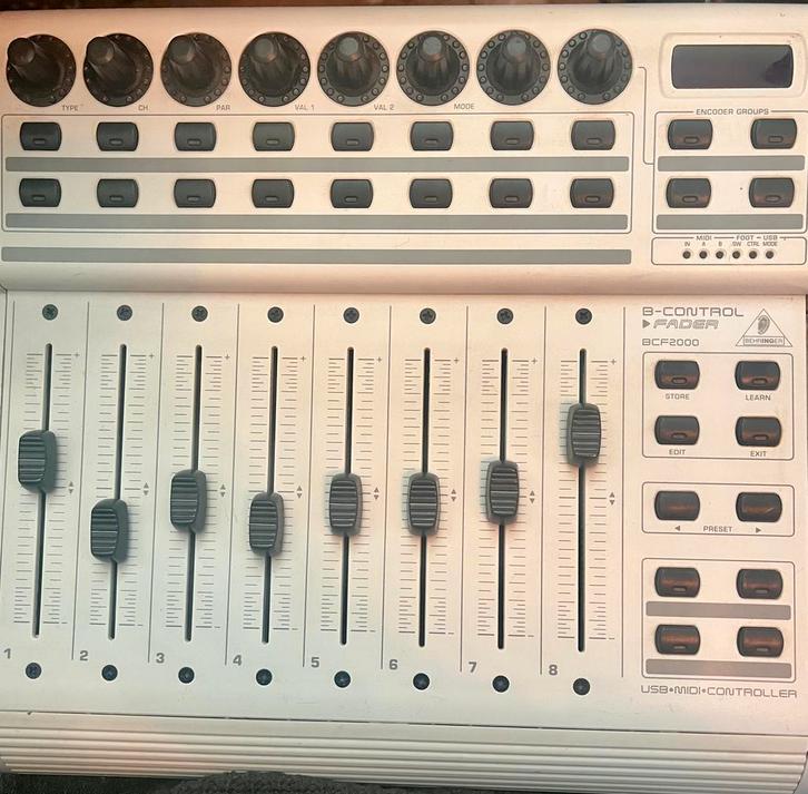Behringer BCF 2000 MIDI Controller DAW gemotoriseerde faders, Muziek en Instrumenten, Midi-apparatuur, Zo goed als nieuw, Ophalen of Verzenden