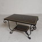 Vintage salontafel met 2 glazen bladen met 50s print, Ophalen of Verzenden