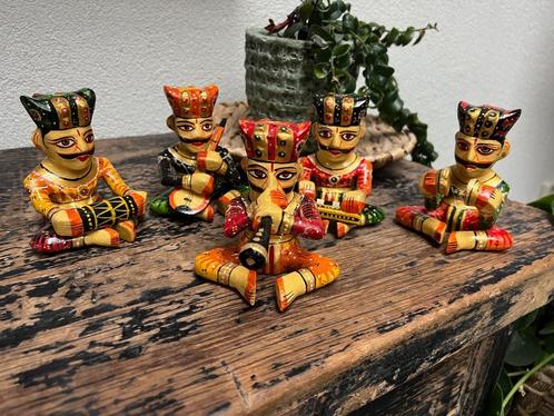 Indiase handbeschilderd houtsnijwerk beelden set India Set, Antiek en Kunst, Kunst | Beelden en Houtsnijwerken, Ophalen of Verzenden