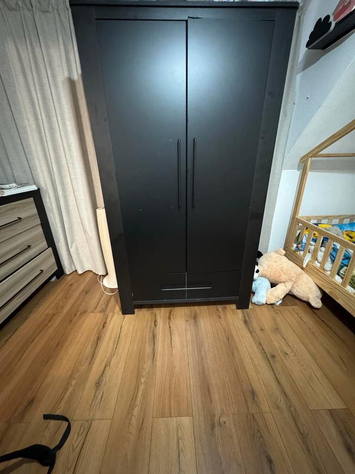 Oude babykamer meubels - kast en commodes, Huis en Inrichting, Kasten | Kledingkasten, Gebruikt, 100 tot 150 cm, 50 tot 100 cm