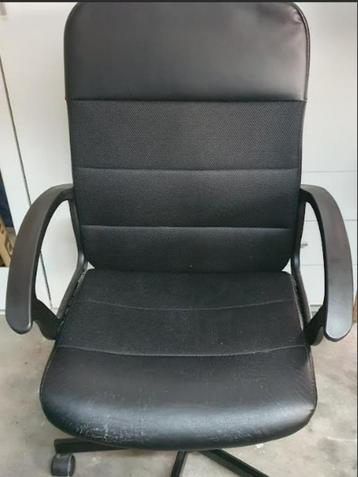 bureaustoel beschikbaar voor biedingen