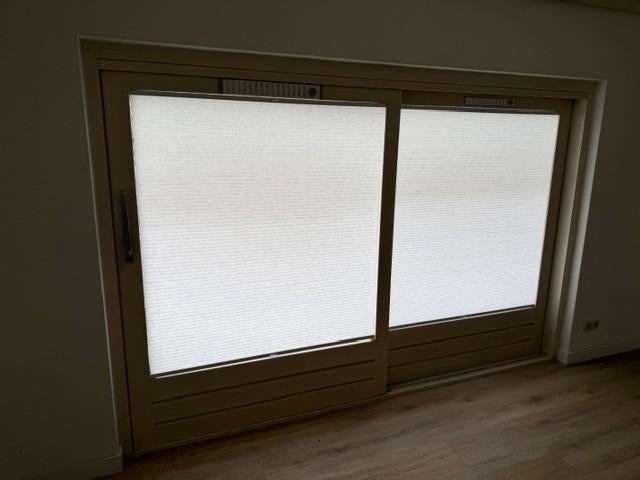 Rolgordijnen  en plissé duettes, Ophalen, 100 tot 150 cm, Zo goed als nieuw, Wit