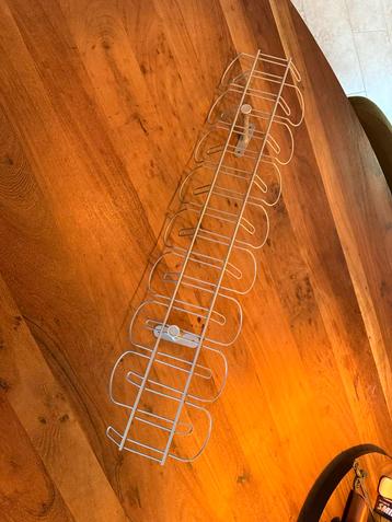 Kabel Organizer Bureau - Houdt je kabels netjes! beschikbaar voor biedingen