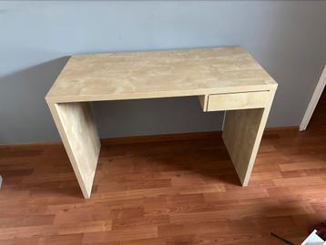 Ikea bureau beschikbaar voor biedingen