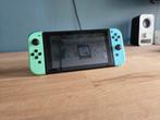 Nintendo Switch animal Crossing editie, Spelcomputers en Games, Spelcomputers | Nintendo Switch, Ophalen, Gebruikt, Met 3 controllers of meer
