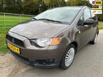 Mitsubishi Colt 1.1 Edition One dealer onderh. met trekhaak, Euro 5, Stof, Gebruikt, Bruin