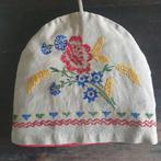 Handgemaakte geborduurde theemuts met bloemen  0910, -, -, Ophalen of Verzenden, Zo goed als nieuw