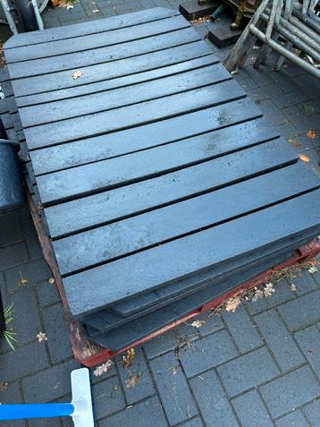 6 kunststof roosters beschikbaar voor biedingen