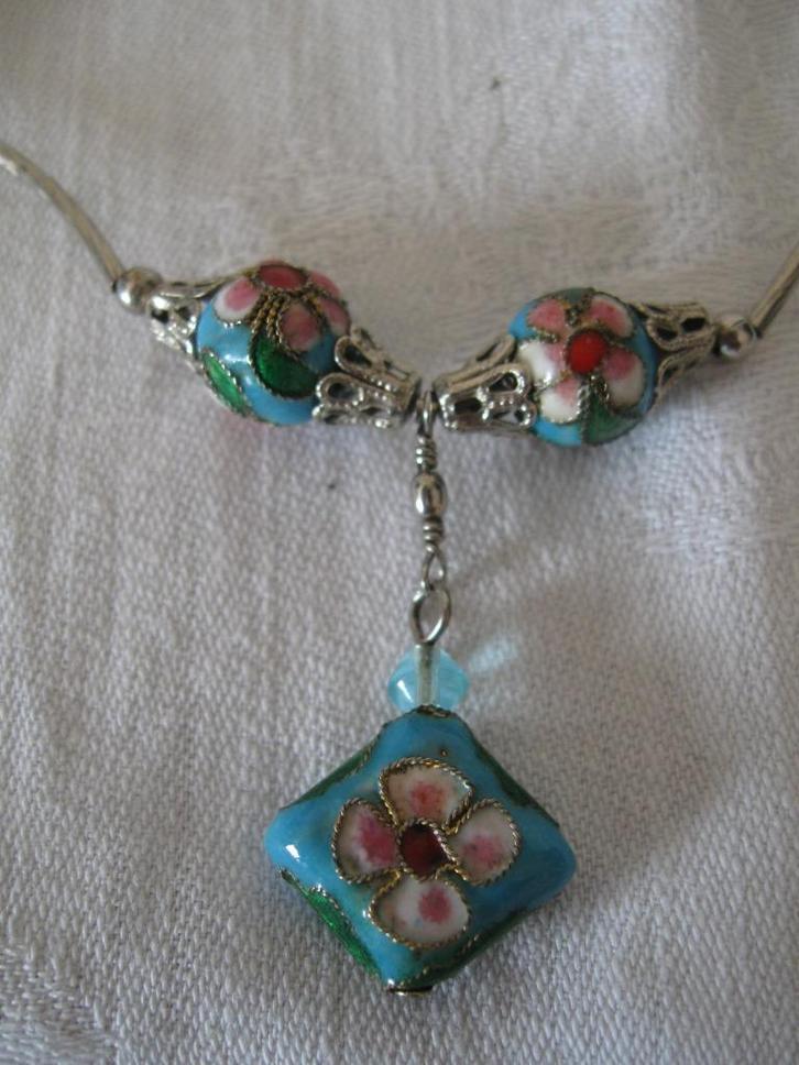 Ketting met blauwe cloisonnee kralen goede staat, Sieraden, Tassen en Uiterlijk, Kettingen, Zo goed als nieuw, Overige materialen