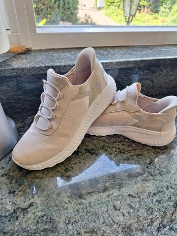SKECHERS Slip-ins Bobs Squad Chaos Wit maat 38 beschikbaar voor biedingen