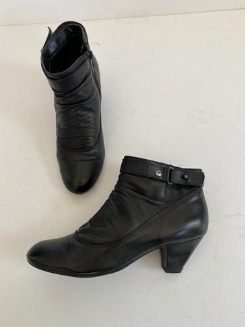 E730 Carmens: maat 38 lage leren laarzen hak schoenen zwart beschikbaar voor biedingen