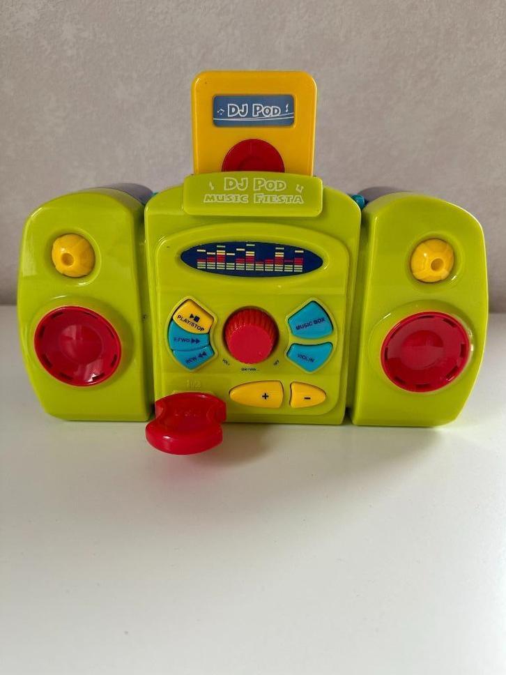 Draagbare babyradio / soundbox met echt geluid, Kinderen en Baby's, Speelgoed | Babyspeelgoed, Zo goed als nieuw, Overige typen