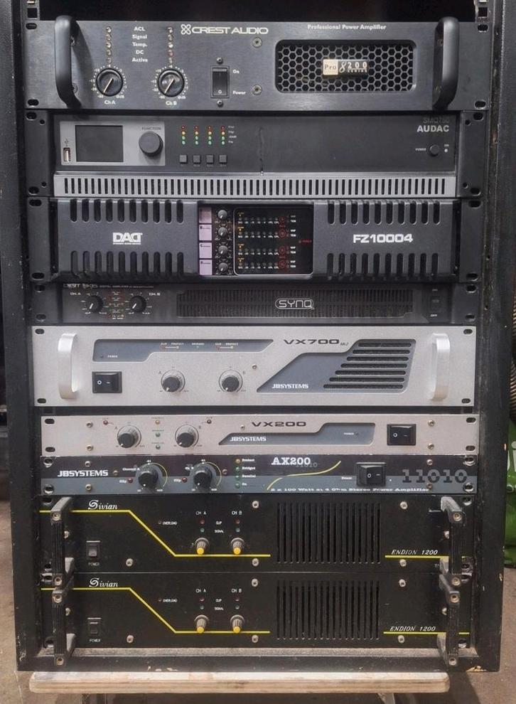 Verschillende vermogens versterkers. Synq, Crest,  Audac, Muziek en Instrumenten, Versterkers | Keyboard, Monitor en PA, Zo goed als nieuw