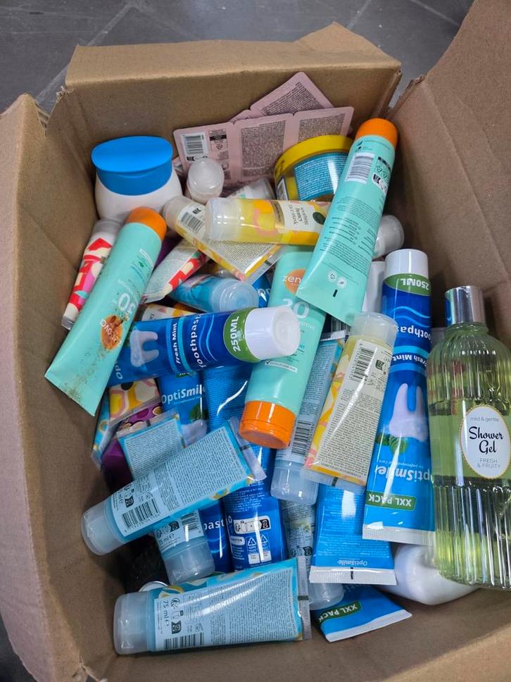 Partij cosmetica en verzorgingsproducten, Sieraden, Tassen en Uiterlijk, Uiterlijk | Mondverzorging, Zo goed als nieuw, Overige typen